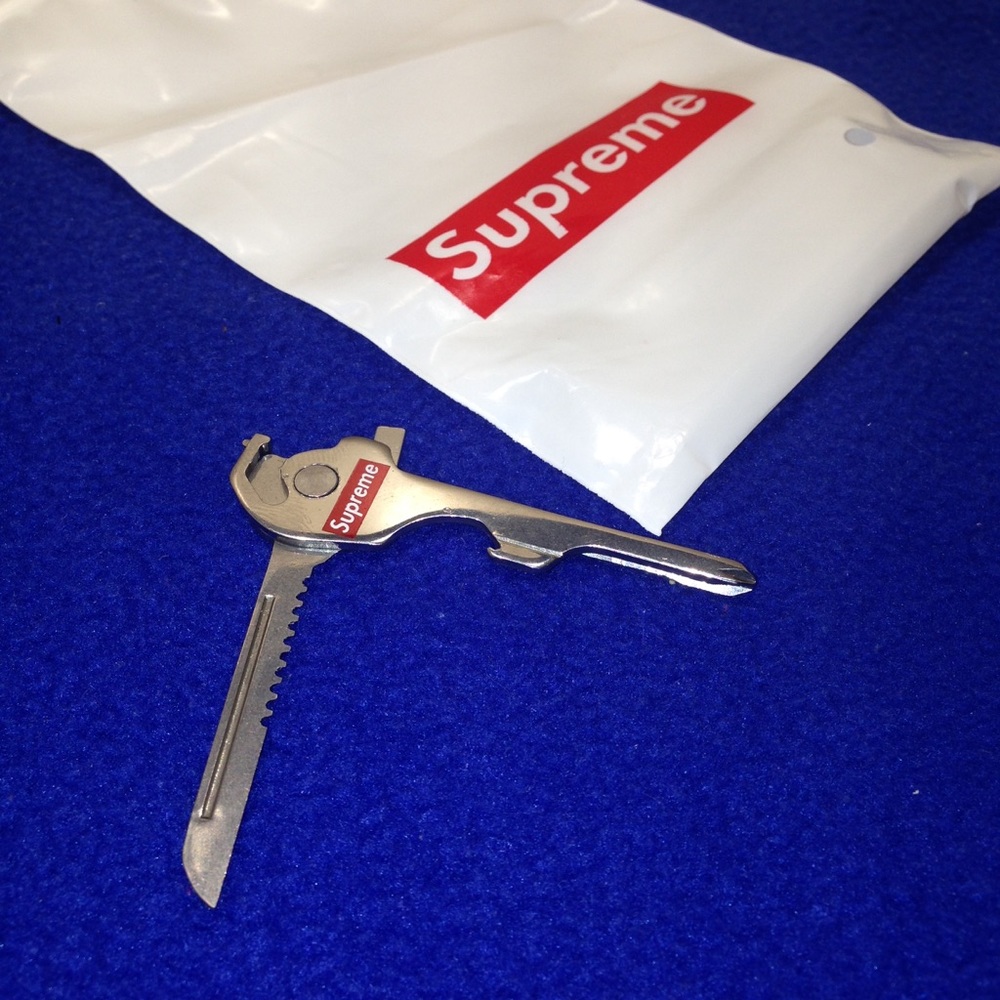 Supreme Utility Key Keychain Key Ring - Picture 3 of 3